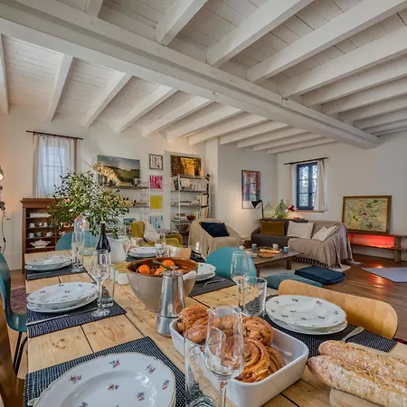 Casa vacanze Maison De Charme Près De Genève, Vue Et Terrasse - Idéal Familles!